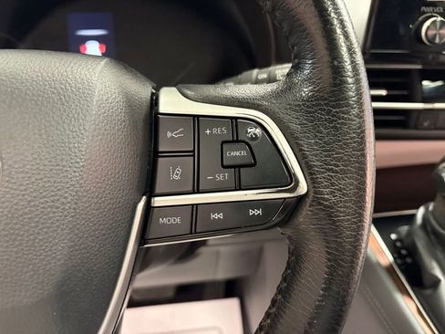 Used 2022 Toyota Sienna XLE image 16