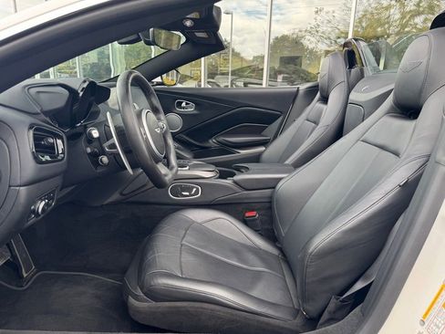 Used 2023 Aston Martin V8 Vantage Roadster RWD image 35