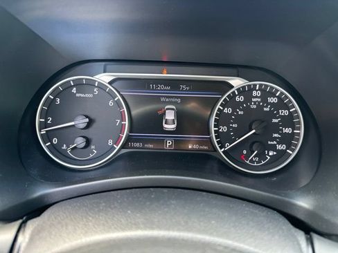 Used 2023 Nissan Sentra SR w/ Electronics Package FWD image 11
