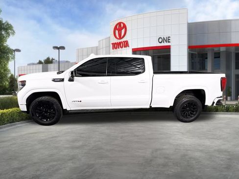 Used 2022 GMC Sierra 1500 AT4 w/ AT4 Premium Package AWD/4WD image 4