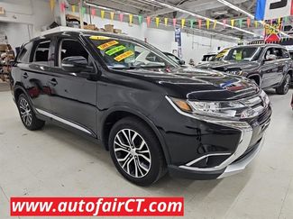 Used 2018 Mitsubishi Outlander SE video 1