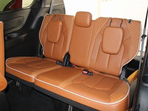 Used 2025 Chrysler Pacifica Pinnacle image 22