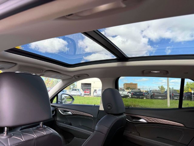 Used 2023 Buick Envision Avenir AWD/4WD image 17