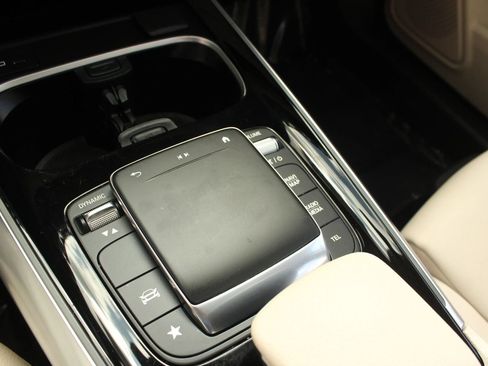 Used 2023 Mercedes-Benz GLA 250 w/ Premium Package image 36