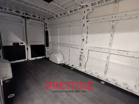 Used 2025 RAM ProMaster 2500 w/ Convenience Group FWD image 11