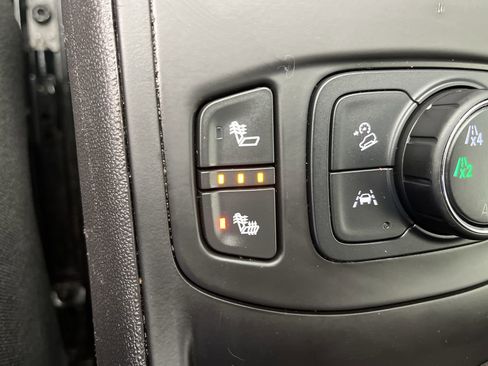 Certified 2024 GMC Terrain SLT image 23