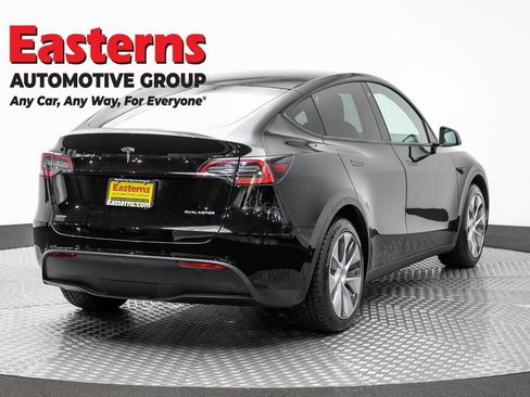 Used 2021 Tesla Model Y Long Range AWD/4WD image 5