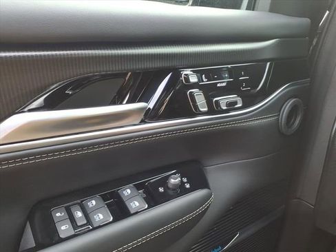 New 2026 Jeep Grand Wagoneer L Summit AWD/4WD image 18