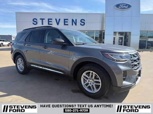 Used 2025 Ford Explorer Active w/ Active Comfort Package RWD image 1