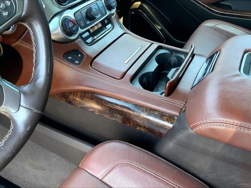 Used 2019 Chevrolet Tahoe Premier AWD/4WD image 16