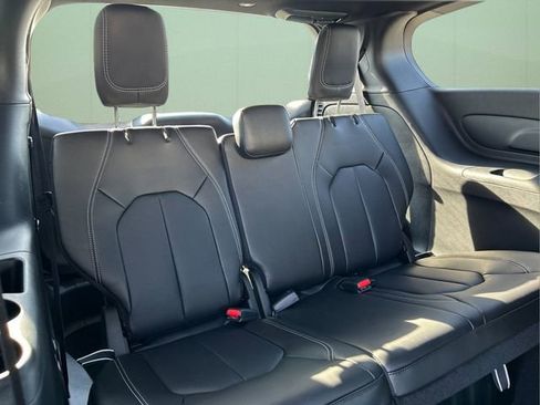 New 2026 Chrysler Pacifica Select image 35