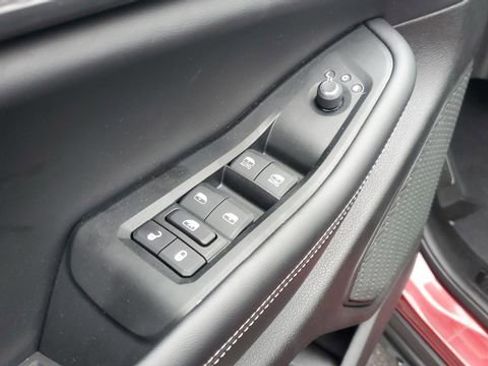 Certified 2024 Jeep Grand Cherokee L Altitude image 6