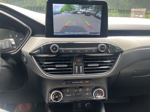 Used 2021 Ford Escape SE image 29