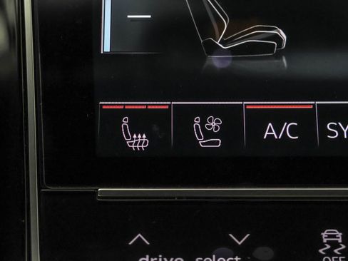 Used 2022 Audi Q8 Prestige w/ Prestige Package image 10