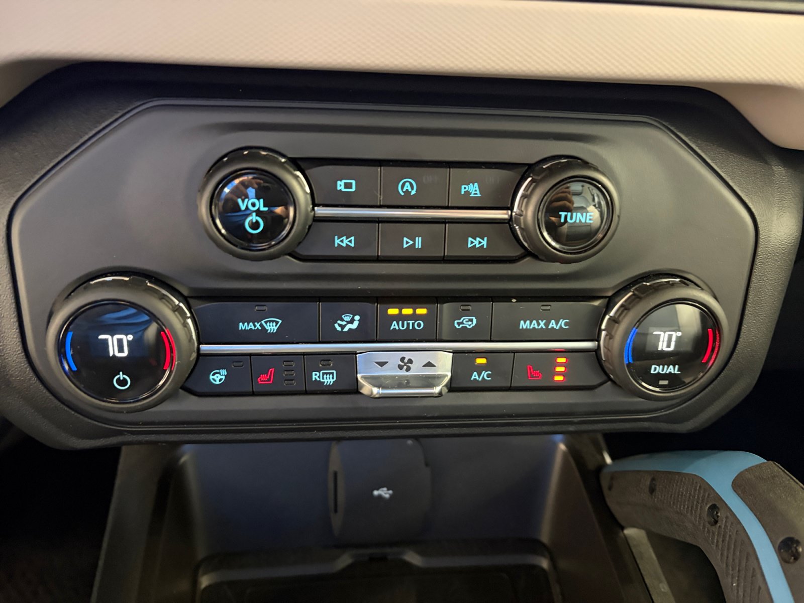 Used 2023 Ford Bronco Wildtrak AWD/4WD image 31