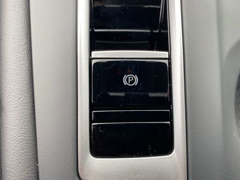 New 2026 Volkswagen Atlas SE image 41