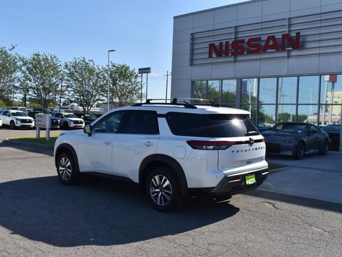 New 2026 Nissan Pathfinder SL FWD image 6
