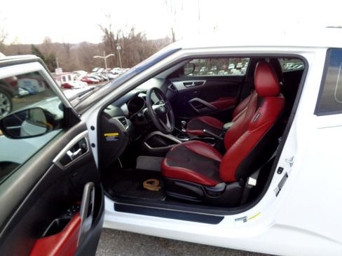 Used 2012 Hyundai Veloster w/ Style Pkg image 14