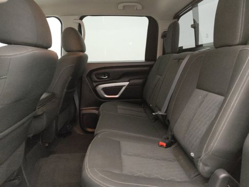 Used 2017 Nissan Titan SV RWD image 18