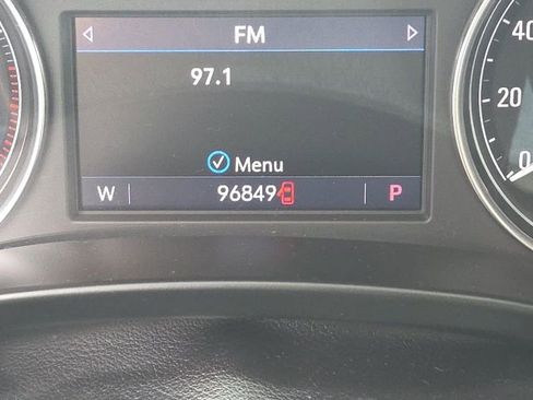 Used 2020 Buick Enclave Essence image 37