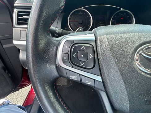 Used 2015 Toyota Camry SE w/ Moonroof Package FWD image 14