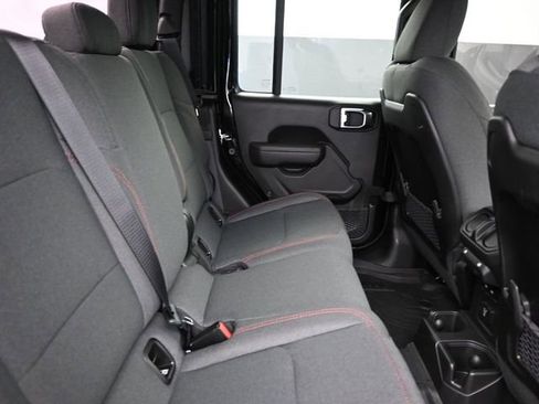 Used 2025 Jeep Gladiator Rubicon w/ Safety Group AWD/4WD image 17