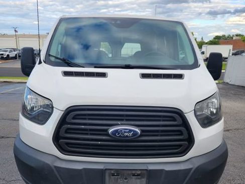 Used 2017 Ford Transit 250 130 Low Roof RWD image 3