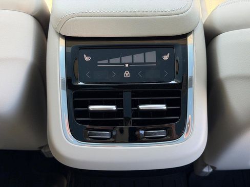 New 2026 Volvo XC60 B5 Ultra w/ Protection Package Premier image 9