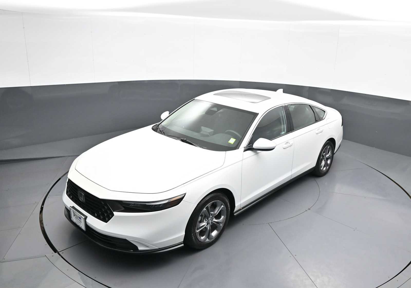 Certified 2024 Honda Accord EX image 33