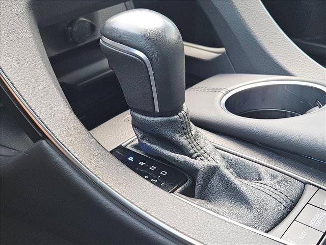 Used 2022 Toyota Avalon Touring w/ Advanced Safety Package FWD image 12