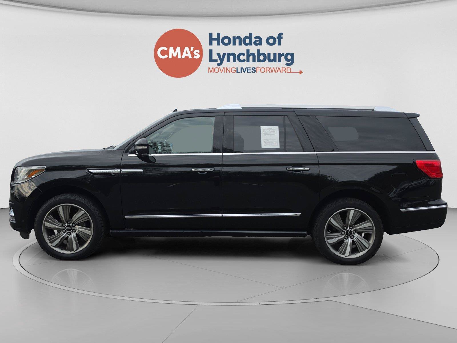 Used 2019 Lincoln Navigator L Reserve AWD/4WD image 2