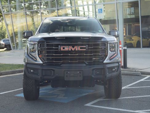 Used 2023 GMC Sierra 1500 AT4X image 2
