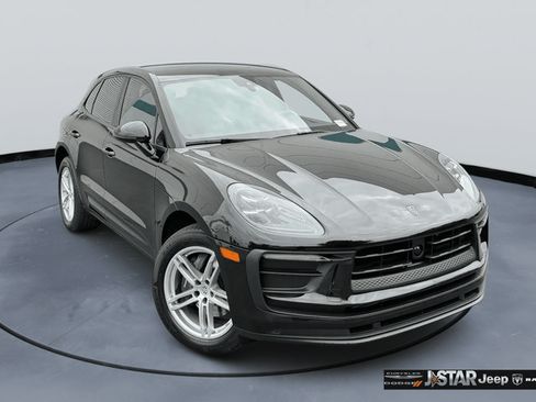 Used 2024 Porsche Macan AWD/4WD image 3