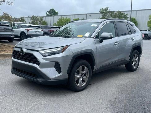 Used 2024 Toyota RAV4 XLE FWD image 3