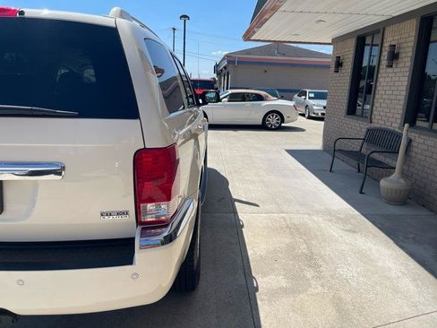 Used 2007 Chrysler Aspen Limited AWD/4WD image 12