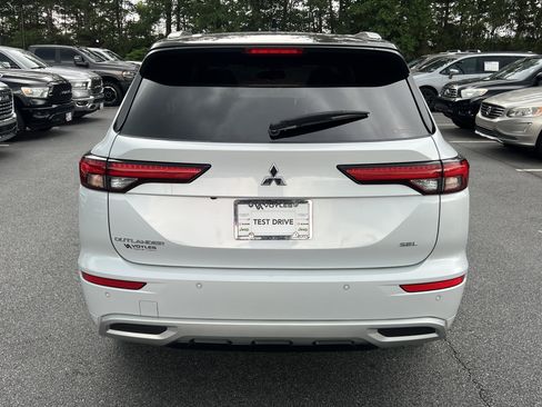Used 2023 Mitsubishi Outlander AWD image 7