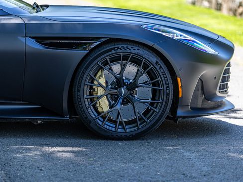 Used 2025 Aston Martin DB12 Convertible RWD image 91