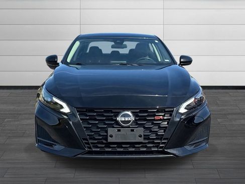 Used 2024 Nissan Altima 2.5 SR FWD image 9