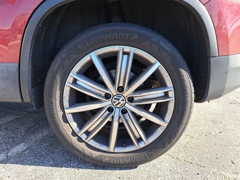 Used 2013 Volkswagen Tiguan SE image 7