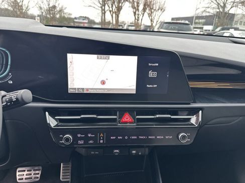 Used 2023 Kia Niro EX Touring image 32