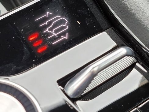 Used 2023 Jeep Grand Cherokee Overland w/ Luxury Tech Group IV image 8