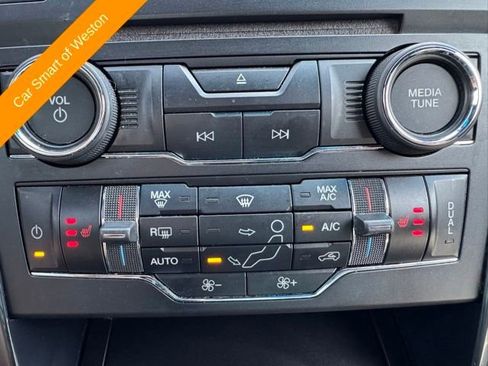 Used 2017 Ford Explorer XLT w/ Equipment Group 202A AWD/4WD image 24