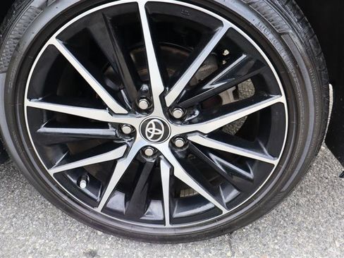 Used 2024 Toyota Camry SE image 32