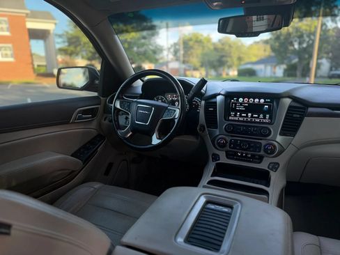 Used 2019 GMC Yukon Denali w/ Denali Ultimate Package RWD image 16