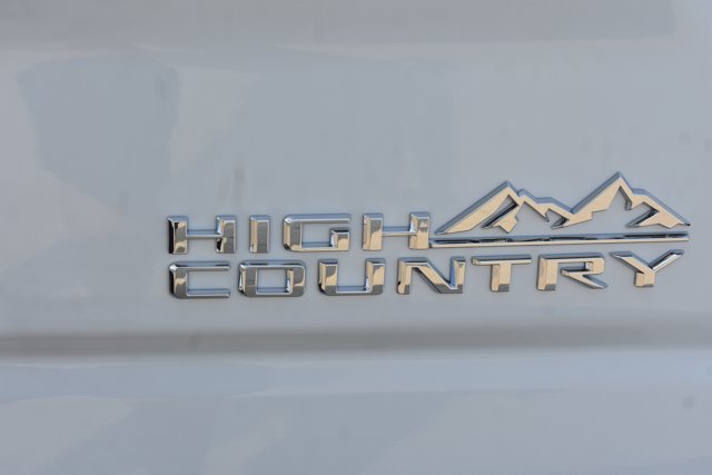 New 2026 Chevrolet Silverado 1500 High Country w/ High Country Premium Package AWD/4WD image 8