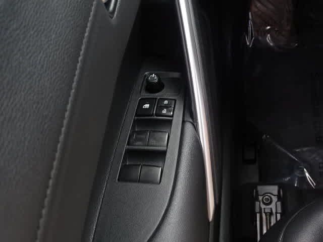 Certified 2023 Toyota Corolla Cross XLE w/ Convenience Package FWD image 39