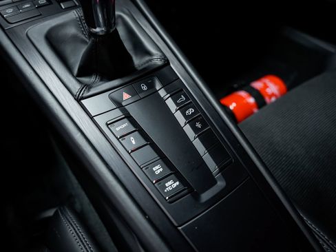 Used 2018 Porsche 911 GT3 RWD image 17