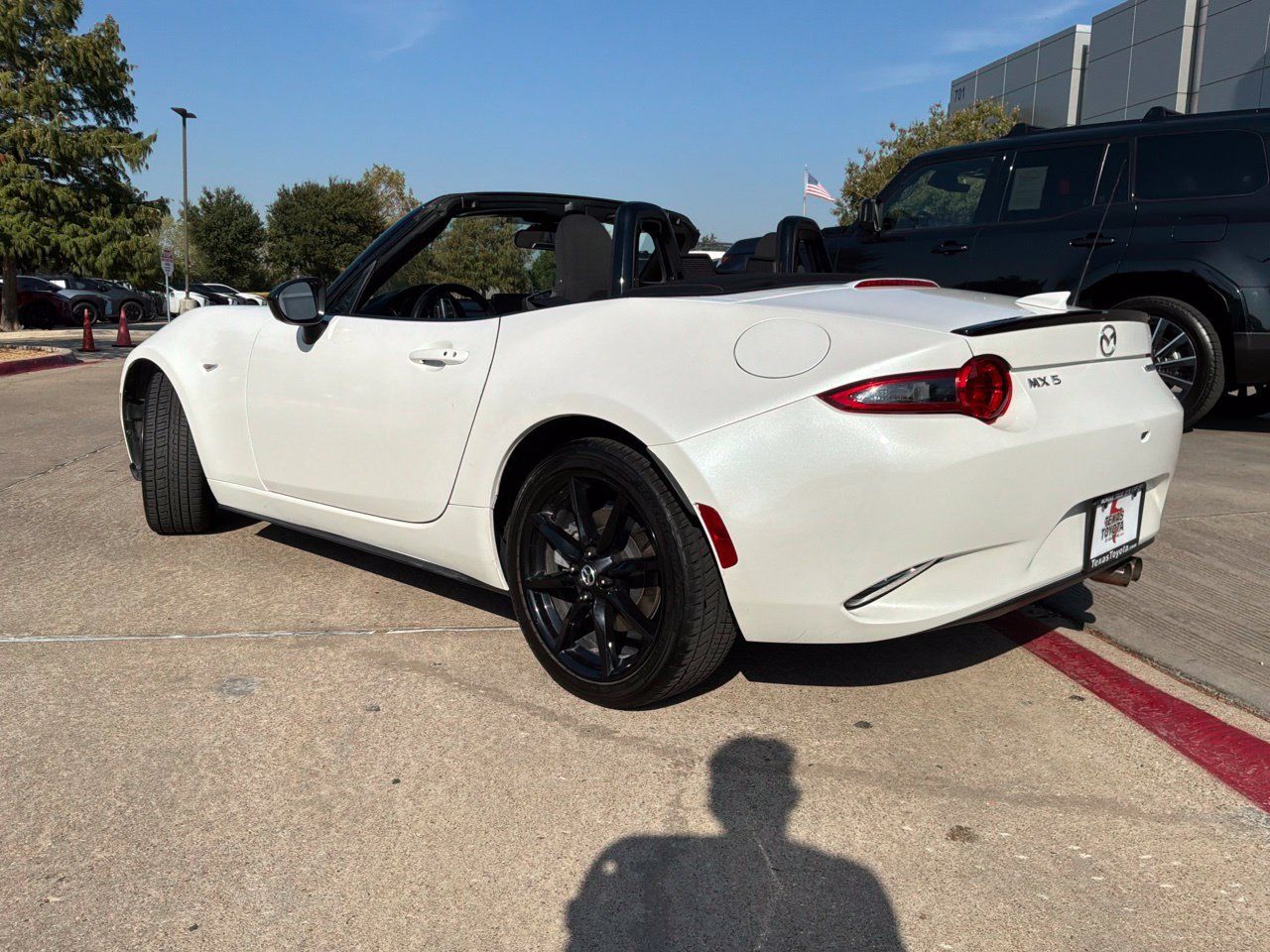 Used 2023 MAZDA MX-5 Miata Club RWD image 14