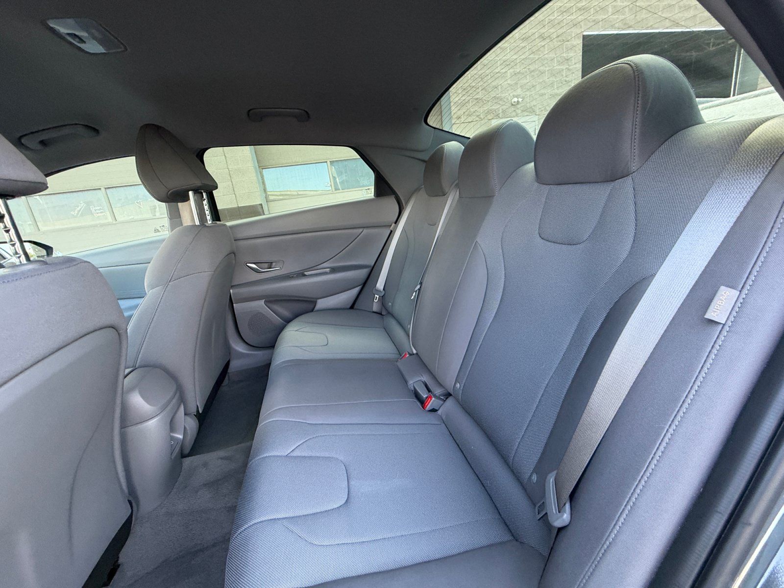 Certified 2025 Hyundai Elantra SE FWD image 17