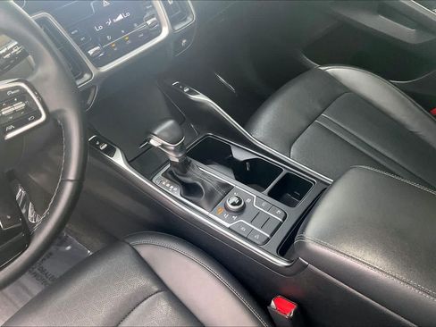 Used 2022 Kia Sorento S w/ Panoramic Sunroof Package AWD/4WD image 17